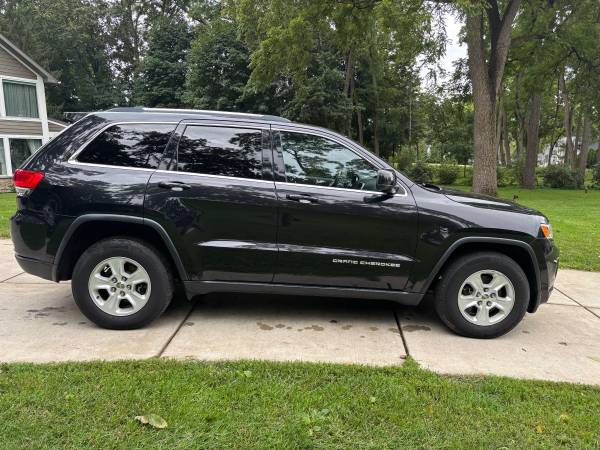 2015 Jeep Grand Cherokee Laredo 4dr 4x2 Automatic — photo 1
