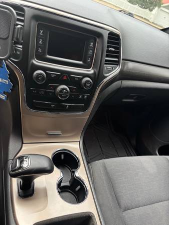 2015 Jeep Grand Cherokee Laredo 4dr 4x2 Automatic — photo 7