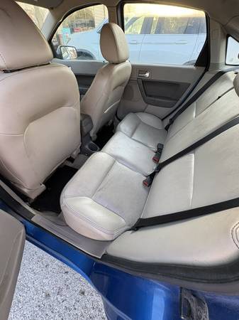 2010 Ford Focus SEL 4dr Sedan Manual — photo 5