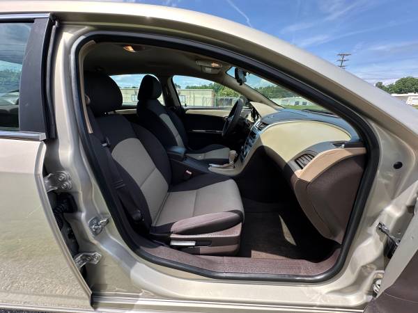 2012 Chevrolet Malibu LS 4dr Sedan Automatic — photo 11