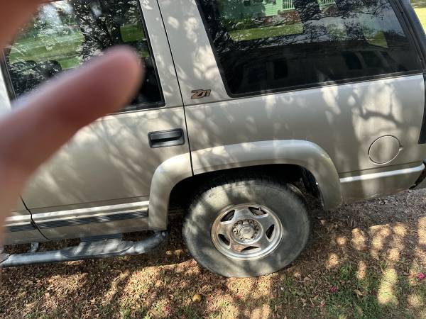 2000 Chevrolet Tahoe All New Base — photo 4