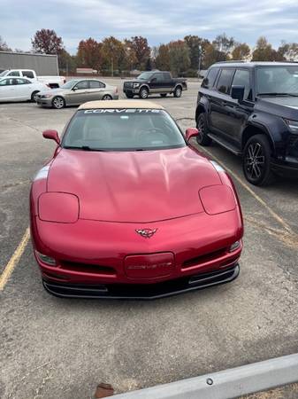 2002 Chevrolet Corvette Base 2dr Coupe Automatic — photo 3