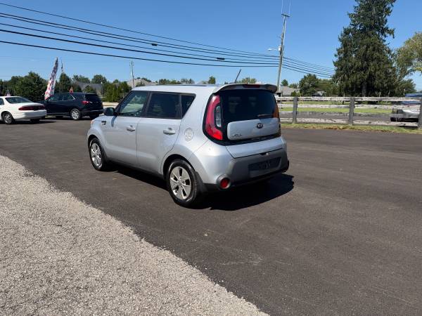 2014 KIA Soul ! 4dr Hatchback Automatic — photo 2