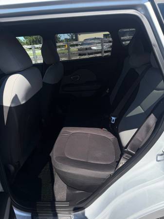 2014 KIA Soul ! 4dr Hatchback Automatic — photo 12