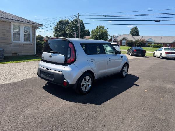 2014 KIA Soul ! 4dr Hatchback Automatic — photo 5