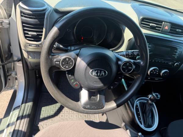 2014 KIA Soul ! 4dr Hatchback Automatic — photo 10