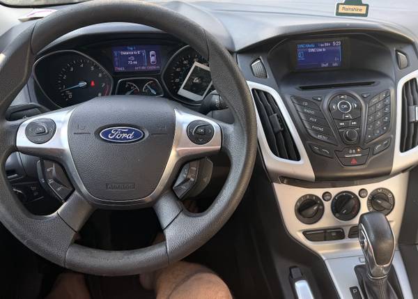 2013 Ford Focus S 4dr Sedan Automatic — photo 3