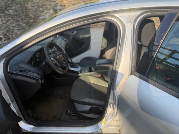 2013 Ford Focus S 4dr Sedan Automatic — photo 4