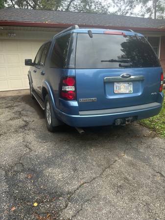 2009 Ford Explorer XLT — photo 8