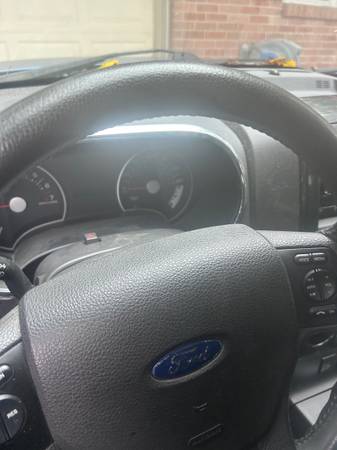 2009 Ford Explorer XLT — photo 9