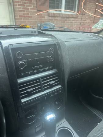 2009 Ford Explorer XLT — photo 6
