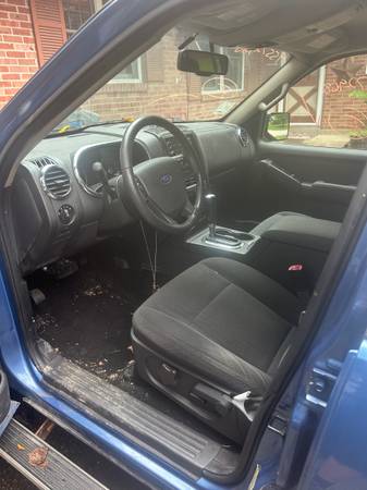 2009 Ford Explorer XLT — photo 3