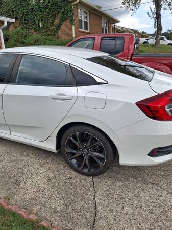 2019 Honda Civic Sport — photo 12