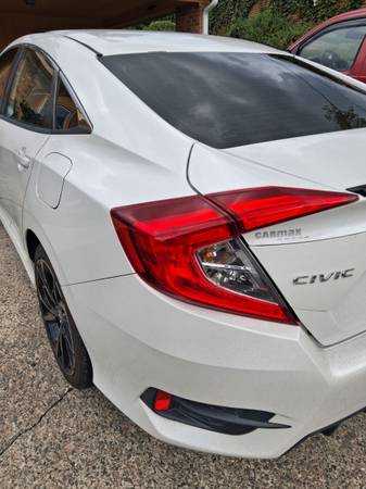 2019 Honda Civic Sport — photo 11