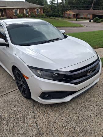 2019 Honda Civic Sport — photo 2