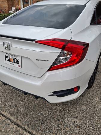 2019 Honda Civic Sport — photo 9