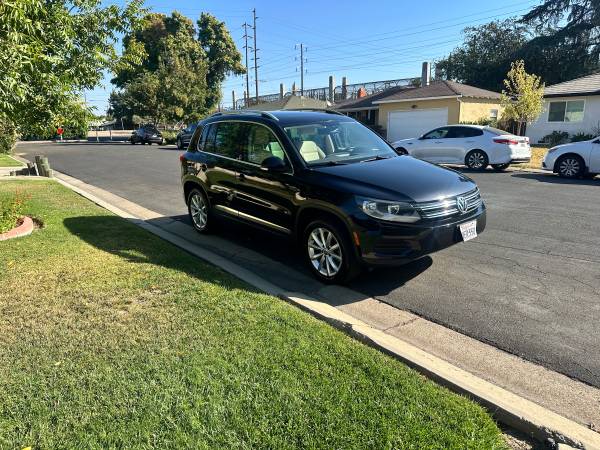 2017 Volkswagen Tiguan 2.0T Wolfsburg Edition 4dr Front-wheel Drive Automatic — photo 2