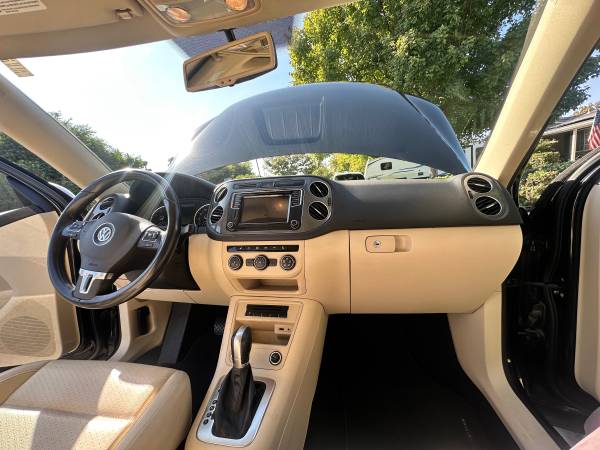 2017 Volkswagen Tiguan 2.0T Wolfsburg Edition 4dr Front-wheel Drive Automatic — photo 12