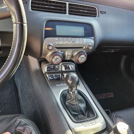 2010 Chevrolet Camaro 2SS 2dr Coupe Manual — photo 12