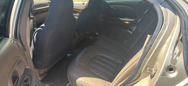 2001 Chrysler Sedan 4dr — photo 6