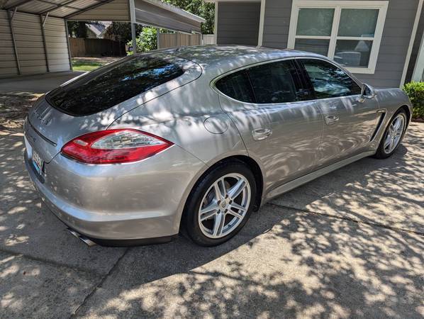 2011 Porsche Panamera 4 4dr All-wheel Drive Hatchback Automatic — photo 2