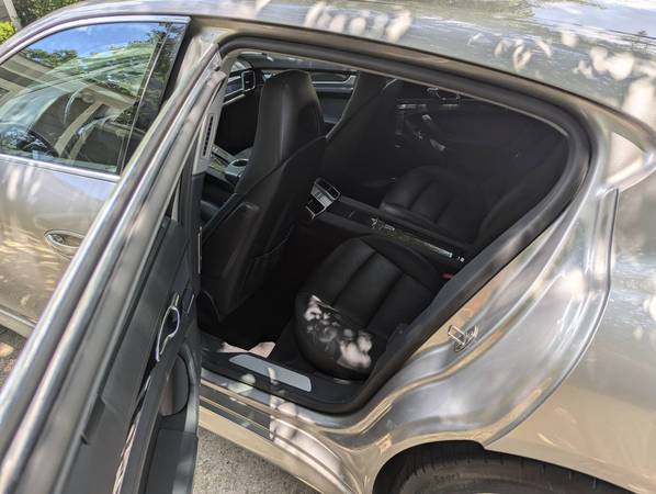 2011 Porsche Panamera 4 4dr All-wheel Drive Hatchback Automatic — photo 4