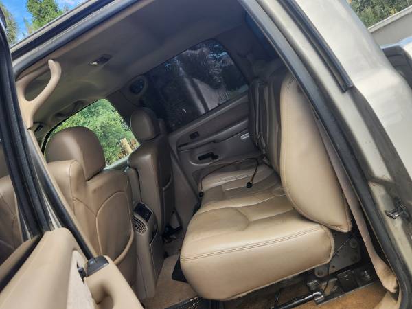 2003 Chevrolet Avalanche 2500 Base 4x4 Automatic — photo 7