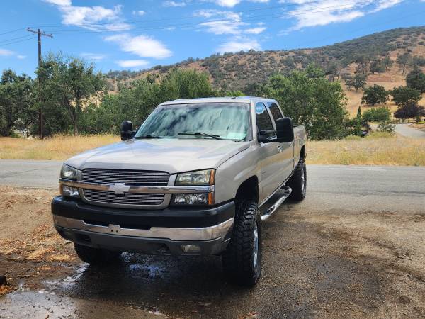 2003 Chevrolet Avalanche 2500 Base 4x4 Automatic — photo 4