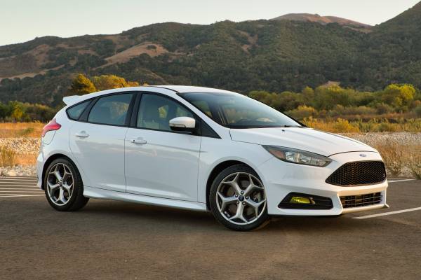 2015 Ford Focus ST Base 4dr Hatchback Manual — photo 3