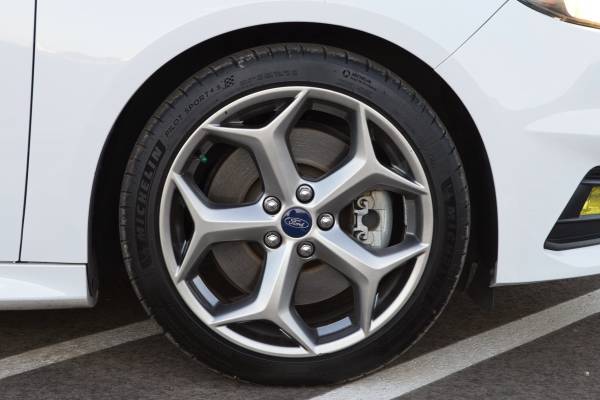 2015 Ford Focus ST Base 4dr Hatchback Manual — photo 10