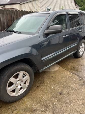 2008 Jeep Laredo — photo 1