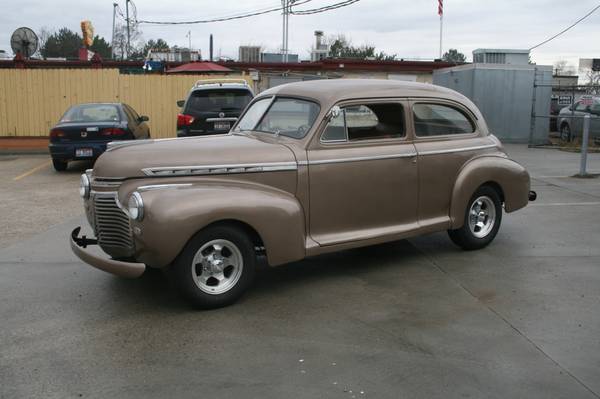 1941 Chevrolet Deluxe 2dr — photo 1