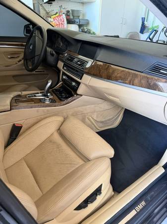 2012 BMW Series 535i — photo 11