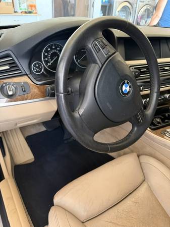 2012 BMW Series 535i — photo 6