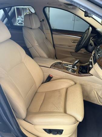 2012 BMW Series 535i — photo 12