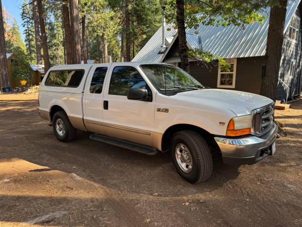 1999 Ford E 350 Super Duty XL Wagon Automatic — photo 1