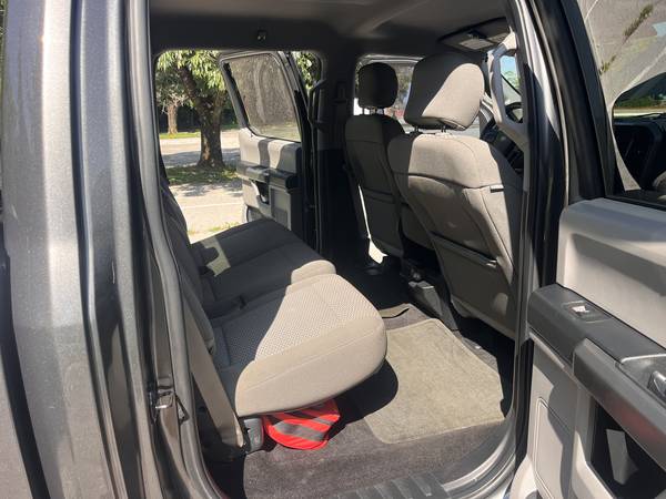 2017 Ford F-150 XLT — photo 7