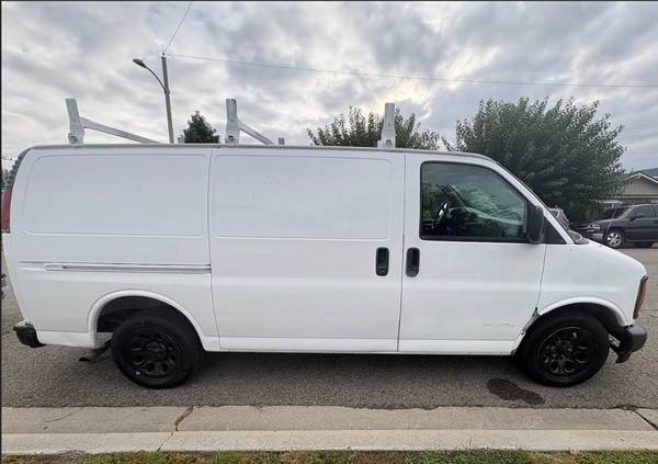 1999 Chevrolet Van — photo 3