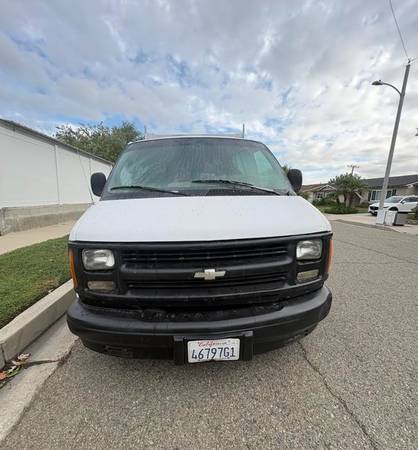 1999 Chevrolet Van — photo 4