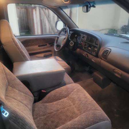 1998 Dodge RAM 1500 WS 2dr Standard Cab SB — photo 4