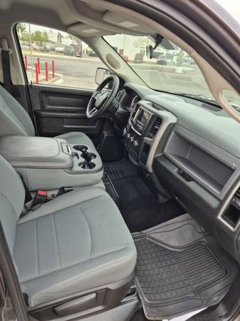 2015 RAM 1500 Express 4x4 Quad Cab 140 in. WB Automatic — photo 3