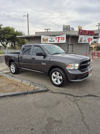 2015 RAM 1500 Express 4x4 Quad Cab 140 in. WB Automatic — photo 2