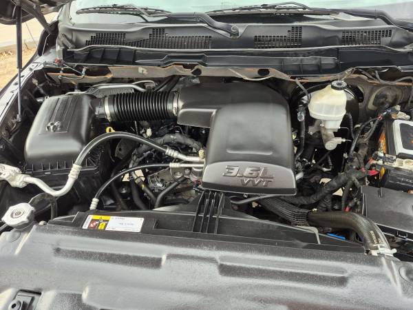 2015 RAM 1500 Express 4x4 Quad Cab 140 in. WB Automatic — photo 6