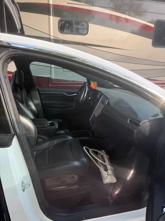 2017 Tesla Model X 75D 4dr Sport Utility Automatic — photo 4