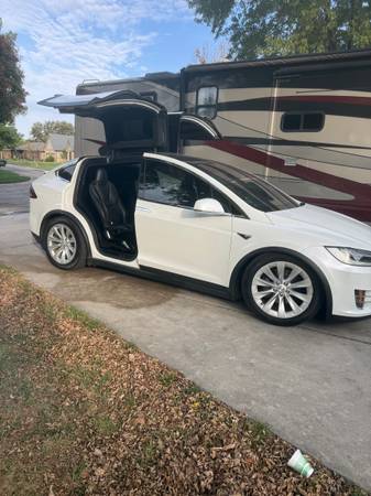 2017 Tesla Model X 75D 4dr Sport Utility Automatic — photo 2