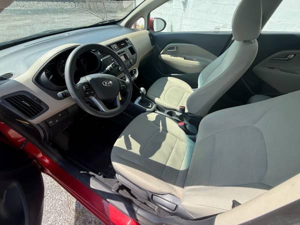 2014 KIA RIO LX 4dr Sedan Manual — photo 4