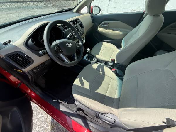 2014 KIA RIO LX 4dr Sedan Manual — photo 9