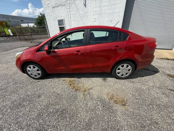2014 KIA RIO LX 4dr Sedan Manual — photo 2
