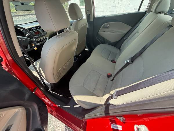 2014 KIA RIO LX 4dr Sedan Manual — photo 5