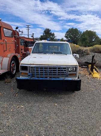 1982 Ford Tow Truck — photo 1